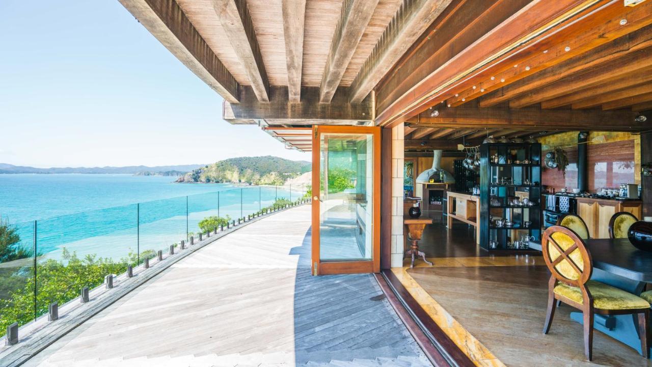 Donkey Bay Inn Russell Bagian luar foto