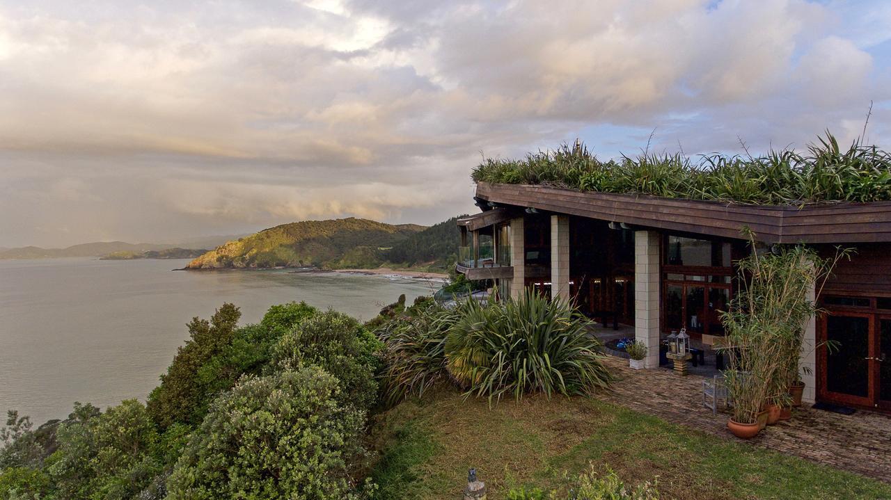 Donkey Bay Inn Russell Bagian luar foto